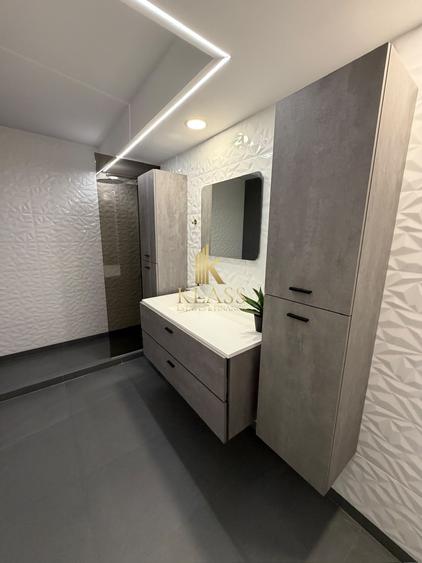 Apartament cu 3 camere semidecomandat, mobilat în Pipera