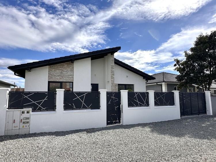 Casă cu 4 camere în Micești