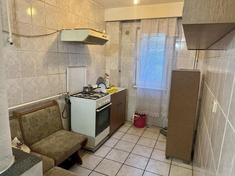 Apartament cu 2 camere semidecomandat, mobilat în Micro 15