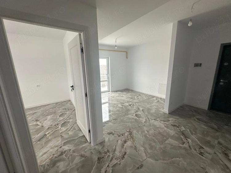 Apartament cu 2 camere semidecomandat în Tișăuți