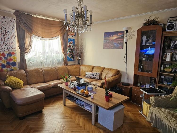 Casă cu 4 camere cu Teren 140 Mp în Olteni