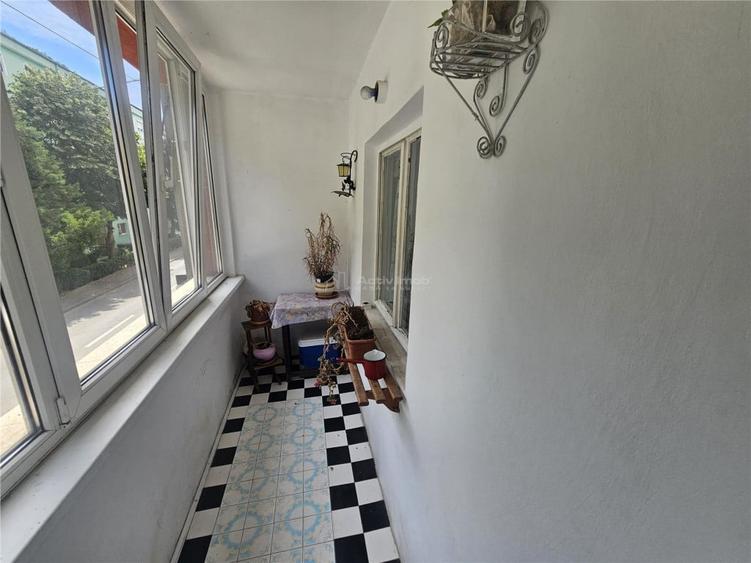 Apartament cu 4 camere decomandat în Central