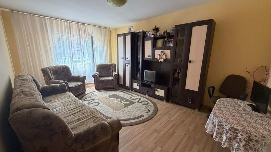 Apartament cu 2 camere decomandat în 9 Mai