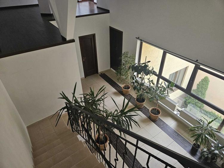Casă cu 4 camere cu Teren 300 Mp în Domenii