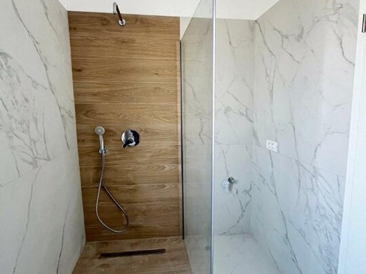 Duplex cu 3 camere cu Canalizare în Covaci
