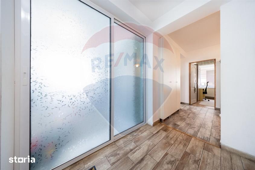 Apartament cu 3 camere în Tractorul
