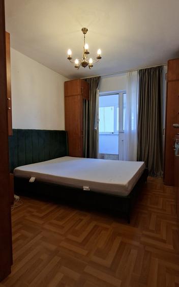 Apartament cu 3 camere semidecomandat în Drumul Taberei
