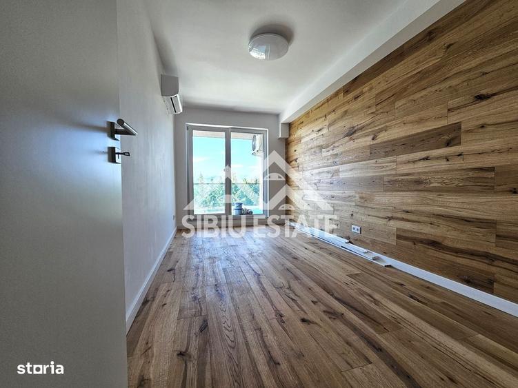 Apartament cu 3 camere în Cristian