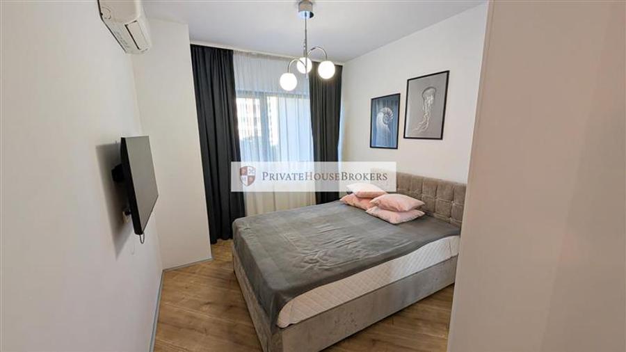 Apartament cu 3 camere semidecomandat, mobilat în Pipera
