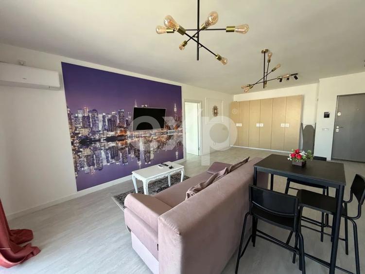 Apartament cu 3 camere semidecomandat, mobilat în Florești