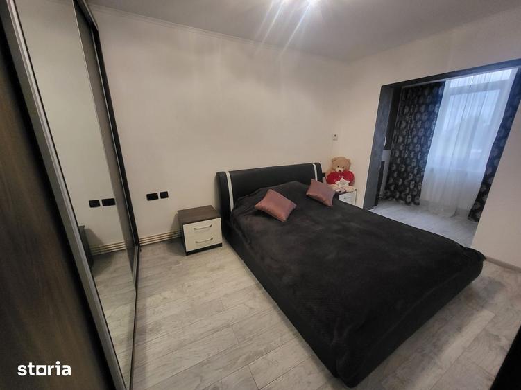 Apartament cu 2 camere decomandat în Micro 20