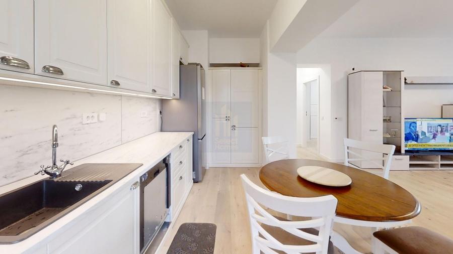 Apartament cu 4 camere decomandat, mobilat în Pipera