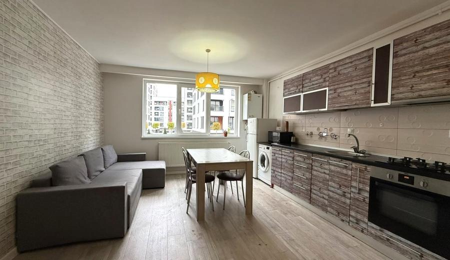 Apartament cu 3 camere semidecomandat în Florești
