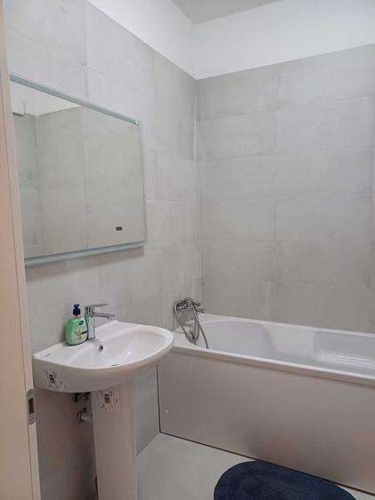 Apartament cu 2 camere decomandat în Central — fotografia 1