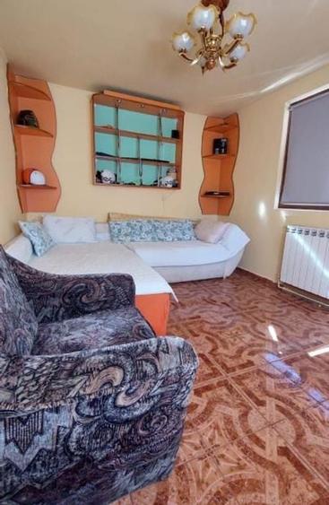 Casă cu 5 camere cu Teren 180 Mp în Republicii