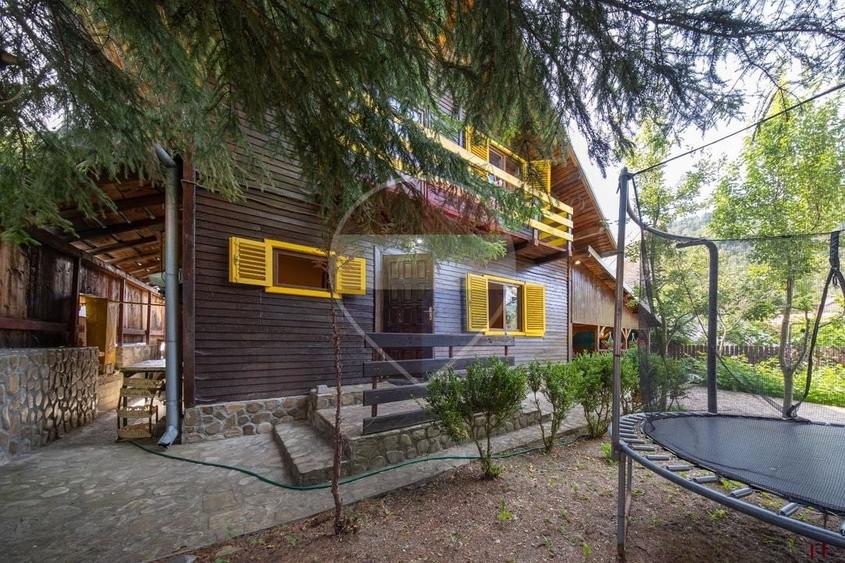 Casă individuală cu 3 camere cu Teren 214 Mp în Central