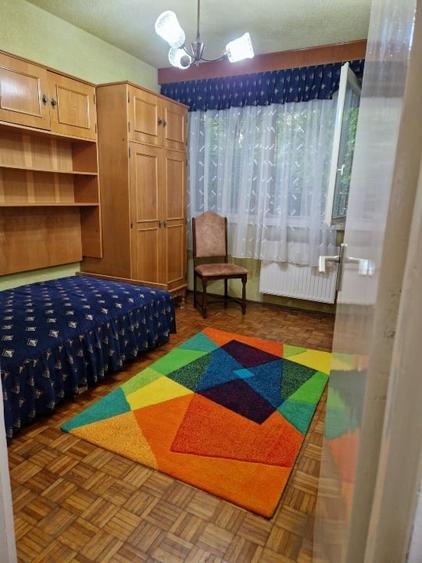 Apartament cu 3 camere semidecomandat, mobilat în Drumul Taberei