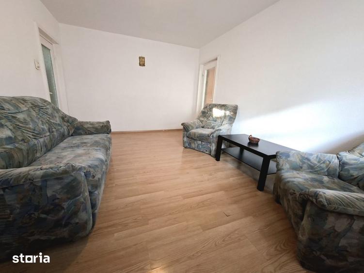 Apartament cu 4 camere semidecomandat în Central