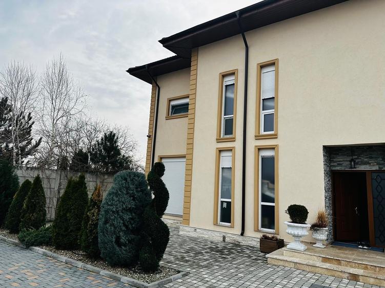 Casă individuală cu 7 camere cu Piscina în Corbeanca