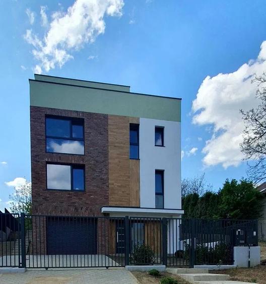 Casă individuală cu 6 camere cu Canalizare în Gruia