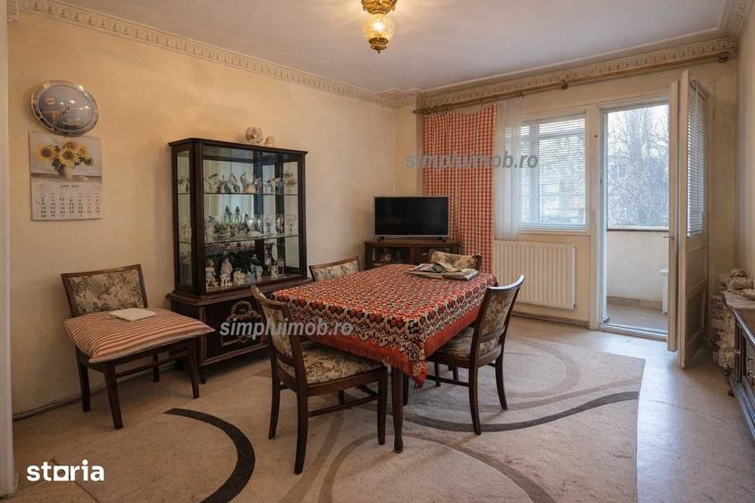 Apartament cu 3 camere decomandat în Berceni