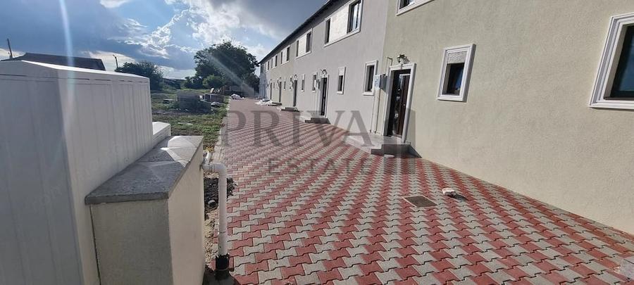 Casă cu 3 camere cu Teren 150 Mp în Oloșag