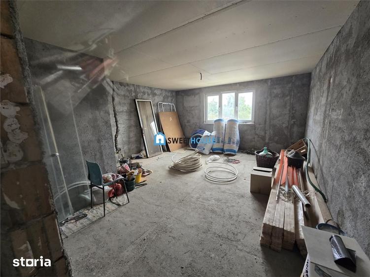 Casă cu 8 camere cu Teren 3000 Mp în Beclean
