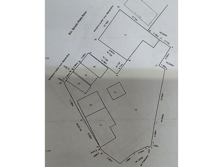 Casă cu Teren 688 Mp în Central