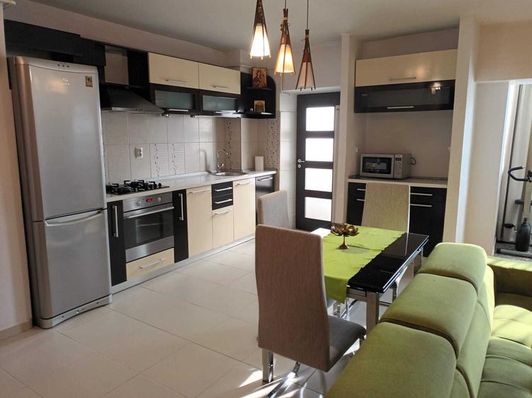 Apartament cu 3 camere decomandat în Cug