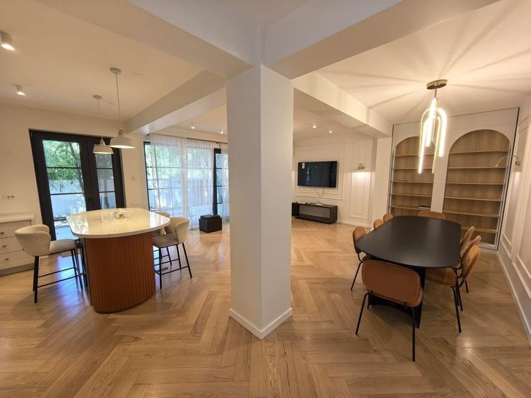 Duplex cu 5 camere cu Canalizare în Iancu Nicolae