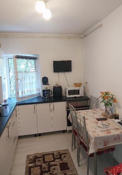 Apartament cu 2 camere decomandat, mobilat în Răcădău