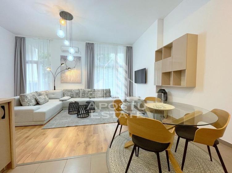 Apartament cu 2 camere semidecomandat, mobilat în Soarelui