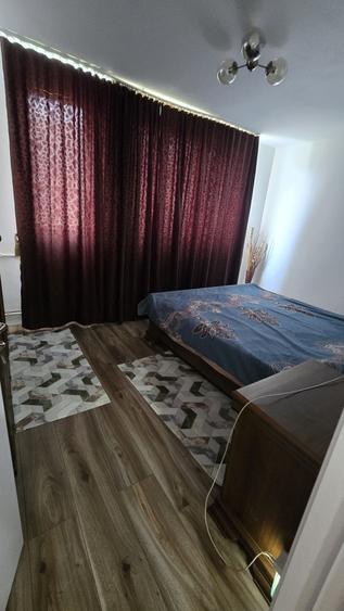 Apartament cu 3 camere semidecomandat în Dristor