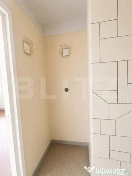 Apartament cu 4 camere decomandat în Piața Centrală