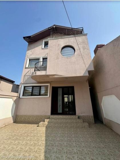 Casă cu 3 camere cu Teren 142 Mp în Casa de Cultură