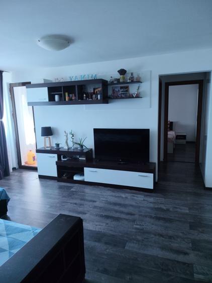 Apartament cu 2 camere semidecomandat în Dristor