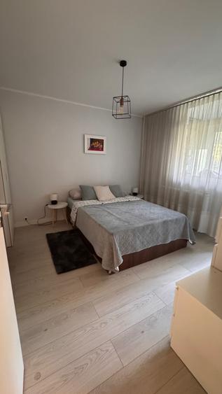 Apartament cu 3 camere decomandat în Drumul Taberei