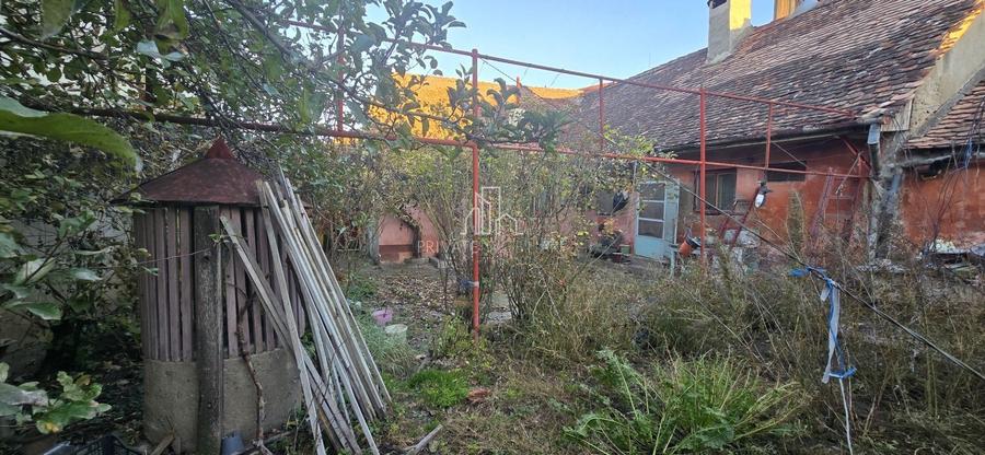 Casă individuală cu 4 camere cu Teren 403 Mp în Central