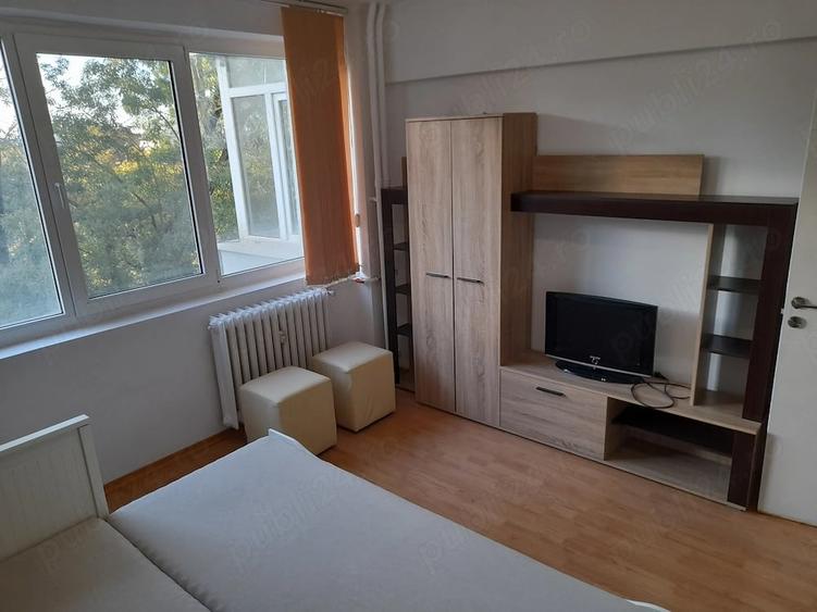 Apartament cu 2 camere semidecomandat în Giurgiului