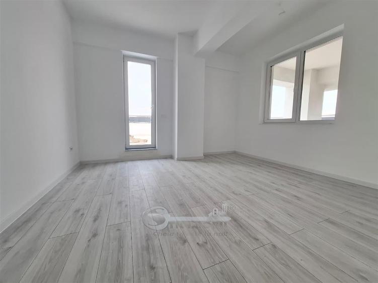 Penthouse cu 3 camere decomandat în Galata