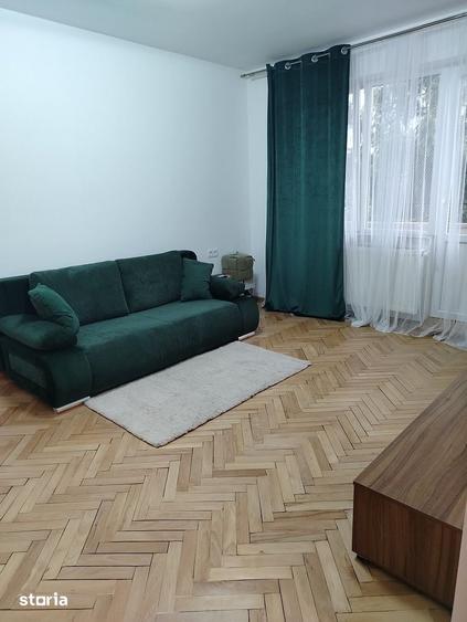 Apartament cu 3 camere decomandat în Valea Roșie