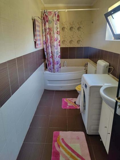 Casă individuală cu 3 camere cu Canalizare în Zănești