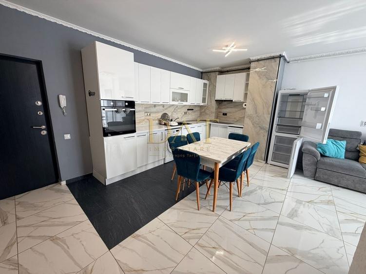 Apartament cu 3 camere semidecomandat, mobilat în Bună Ziua