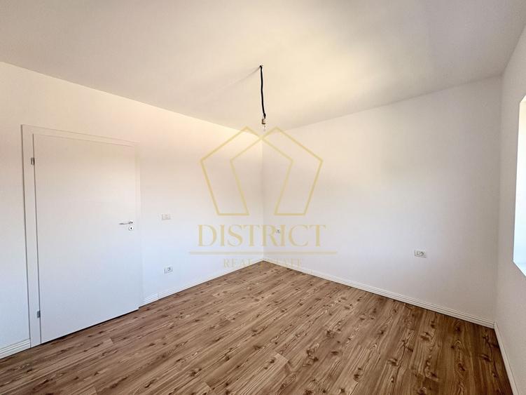 Duplex cu 4 camere cu Canalizare în Moșnița Veche