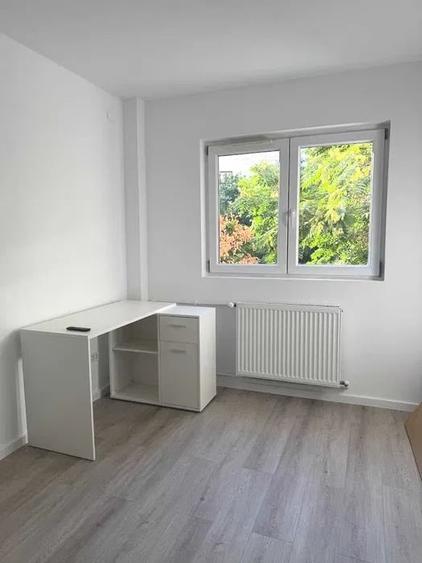 Apartament cu 4 camere decomandat, mobilat în Ștefan cel Mare