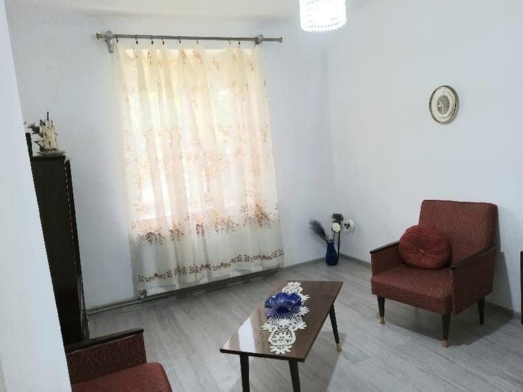 Apartament cu 2 camere decomandat în Exterior Vest