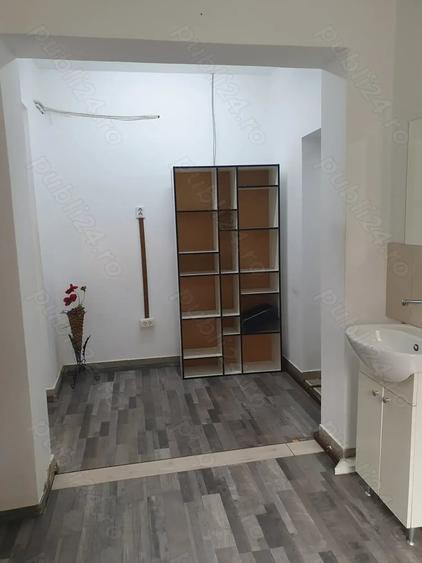 Spațiu comercial, de 300 mp, în Central