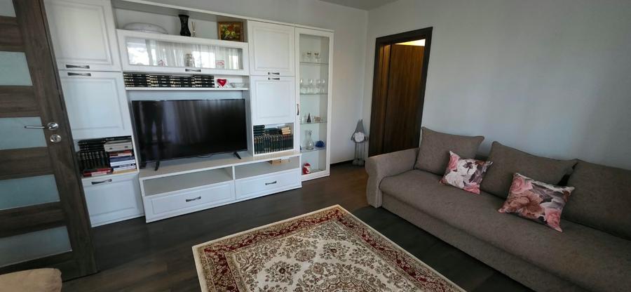 Apartament cu 3 camere semidecomandat în Dristor