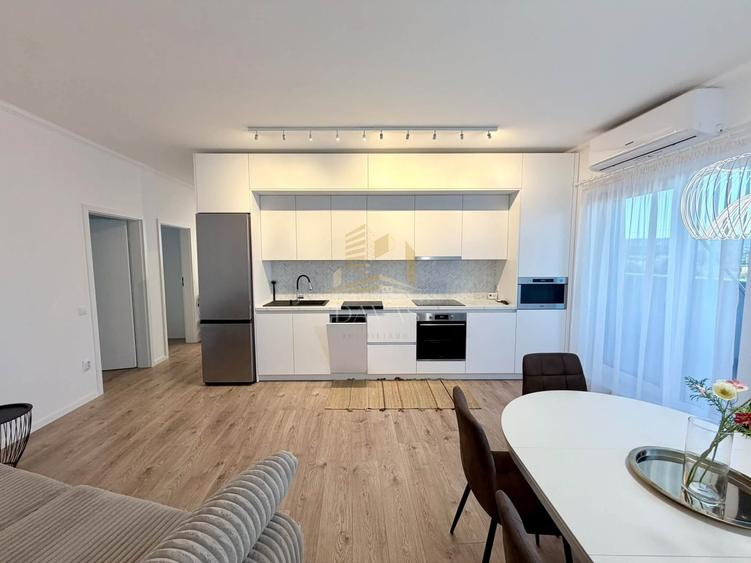 Apartament cu 3 camere semidecomandat, mobilat în Gară