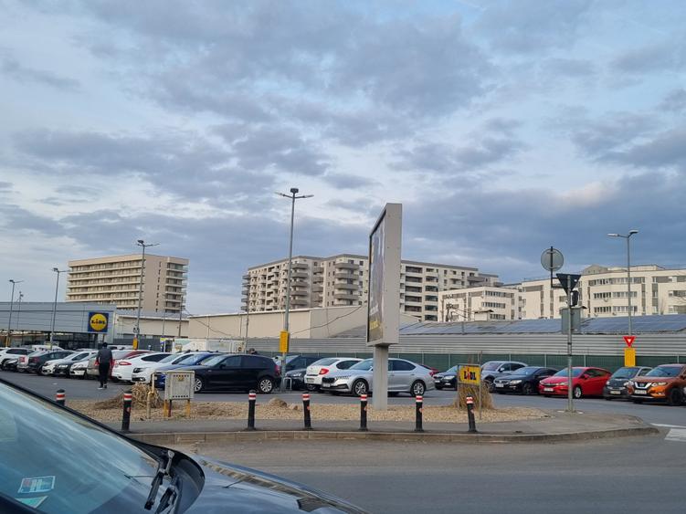 Apartament cu 2 camere decomandat în Militari